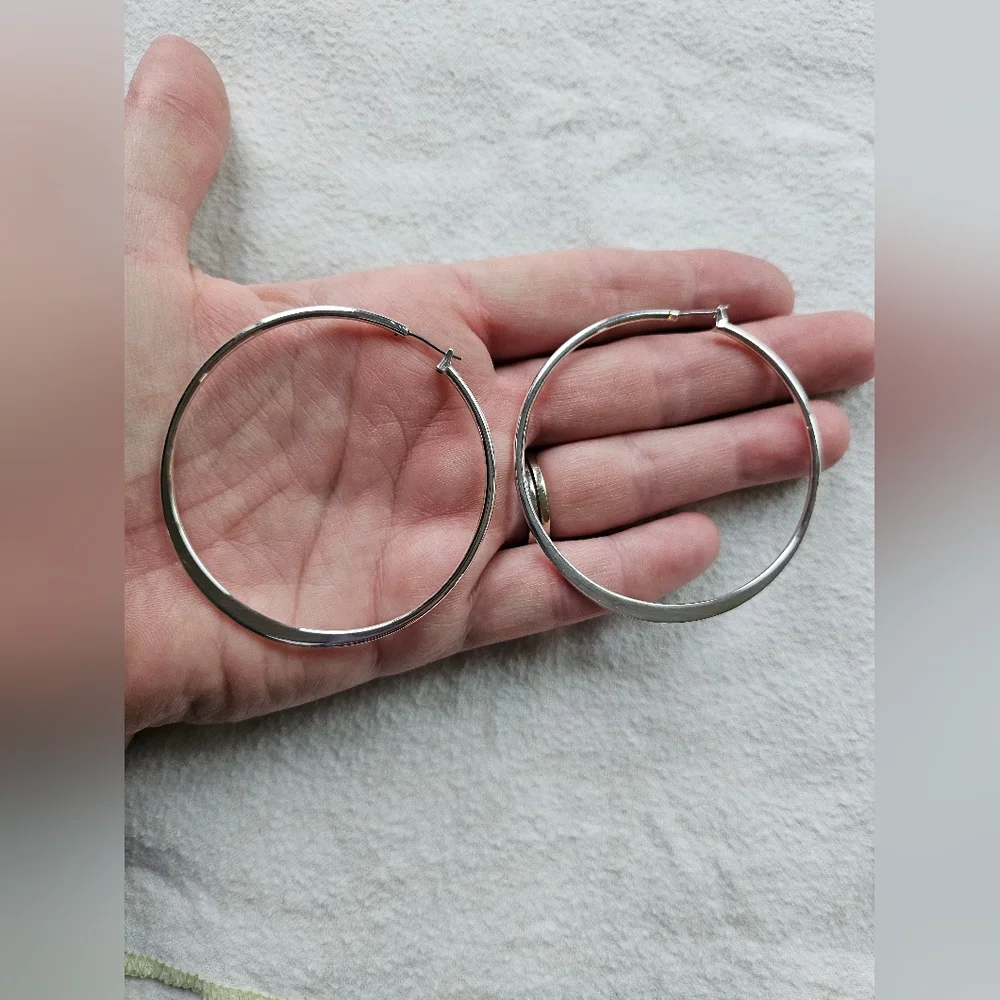 Premier Designs On The Town Silver Plated Hoop Earrings, Large, Reflective, NIB - Picture 6 of 16